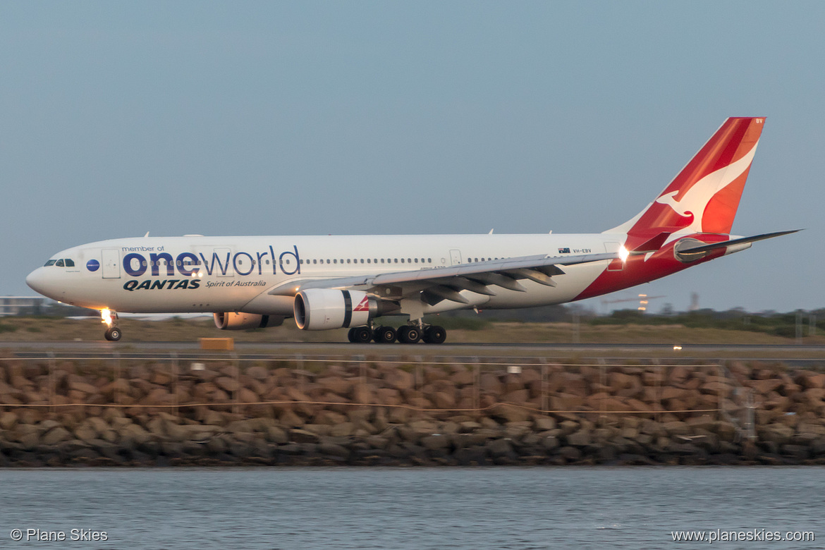 Qantas Airbus A330-200 VH-EBV at Sydney Kingsford Smith International Airport (YSSY/SYD) Qantas Airbus A330-200 VH-EBV at Sydney Kingsford Smith International Airport (YSSY/SYD)