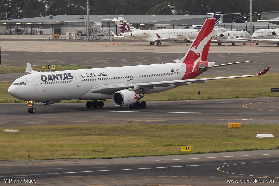 Qantas Airbus A330-300 VH-QPG at Sydney Kingsford Smith International Airport (YSSY/SYD) Qantas Airbus A330-300 VH-QPG at Sydney Kingsford Smith International Airport (YSSY/SYD)