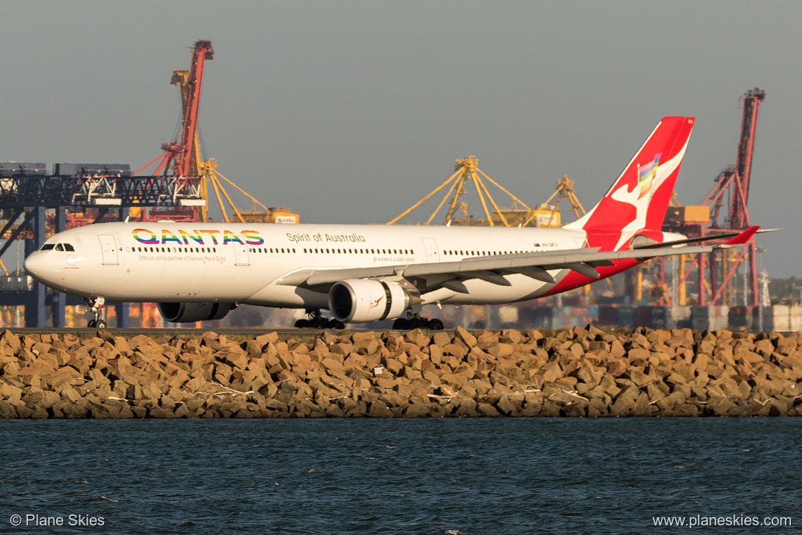 Qantas Airbus A330-300 VH-QPJ at Sydney Kingsford Smith International Airport (YSSY/SYD)