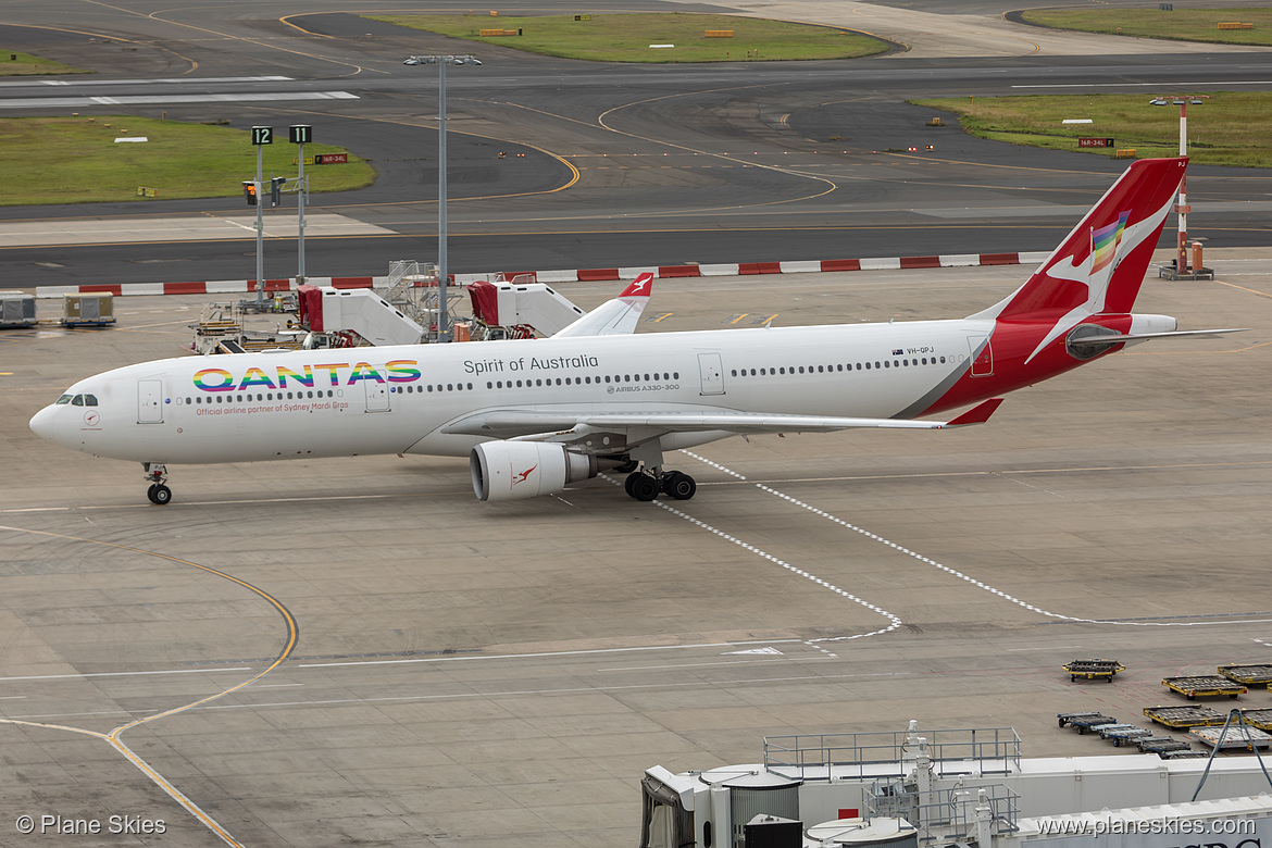 Qantas Airbus A330-300 VH-QPJ at Sydney Kingsford Smith International Airport (YSSY/SYD)