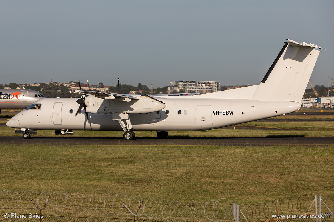 QantasLink DHC Dash-8-300 VH-SBW at Sydney Kingsford Smith International Airport (YSSY/SYD)