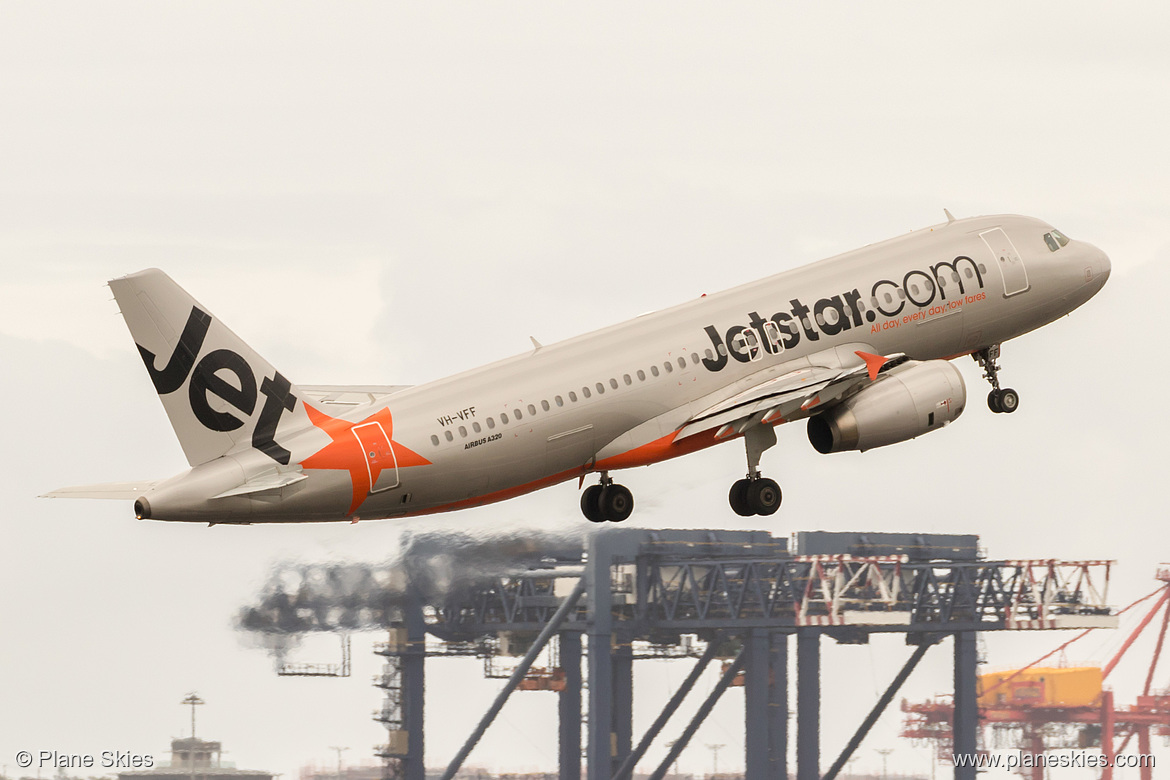 Jetstar Airways Airbus A320-200 VH-VFF at Sydney Kingsford Smith International Airport (YSSY/SYD) Jetstar Airways Airbus A320-200 VH-VFF at Sydney Kingsford Smith International Airport (YSSY/SYD)