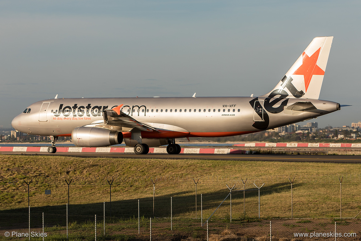 Jetstar Airways Airbus A320-200 VH-VFF at Sydney Kingsford Smith International Airport (YSSY/SYD) Jetstar Airways Airbus A320-200 VH-VFF at Sydney Kingsford Smith International Airport (YSSY/SYD)