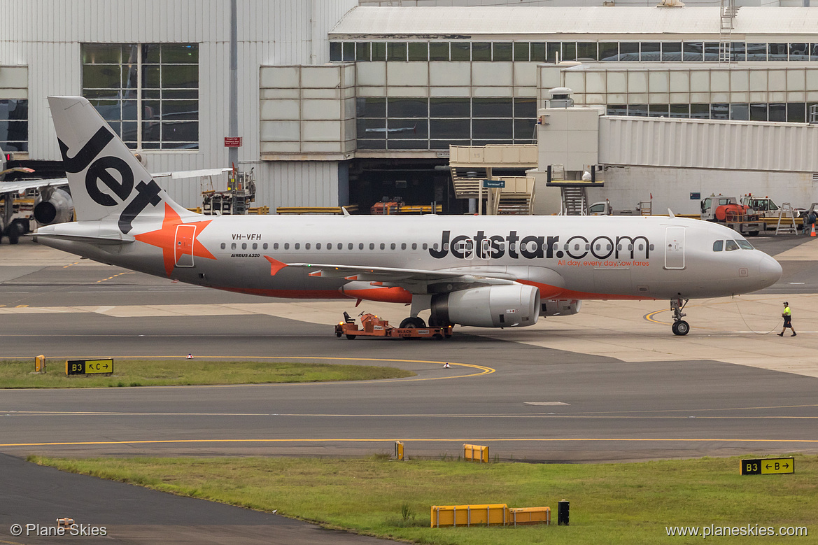 Jetstar Airways Airbus A320-200 VH-VFH at Sydney Kingsford Smith International Airport (YSSY/SYD) Jetstar Airways Airbus A320-200 VH-VFH at Sydney Kingsford Smith International Airport (YSSY/SYD)