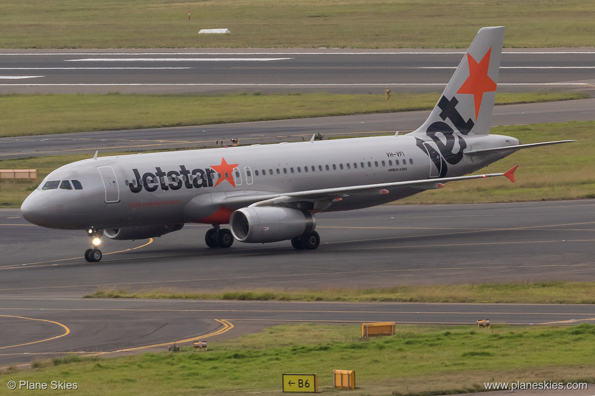 Jetstar Airways Airbus A320-200 VH-VFI at Sydney Kingsford Smith International Airport (YSSY/SYD) Jetstar Airways Airbus A320-200 VH-VFI at Sydney Kingsford Smith International Airport (YSSY/SYD)