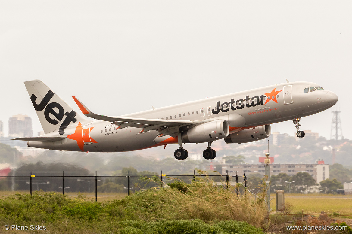 Jetstar Airways Airbus A320-200 VH-VFU at Sydney Kingsford Smith International Airport (YSSY/SYD) Jetstar Airways Airbus A320-200 VH-VFU at Sydney Kingsford Smith International Airport (YSSY/SYD)
