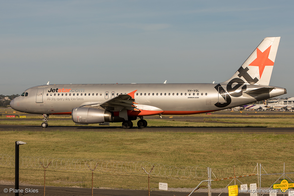 Jetstar Airways Airbus A320-200 VH-VQL at Sydney Kingsford Smith International Airport (YSSY/SYD)