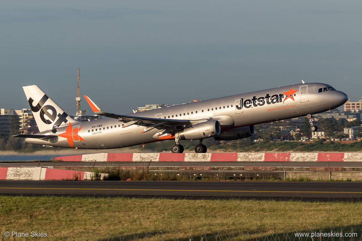 Jetstar Airways Airbus A321-200 VH-VWQ at Sydney Kingsford Smith International Airport (YSSY/SYD) Jetstar Airways Airbus A321-200 VH-VWQ at Sydney Kingsford Smith International Airport (YSSY/SYD)