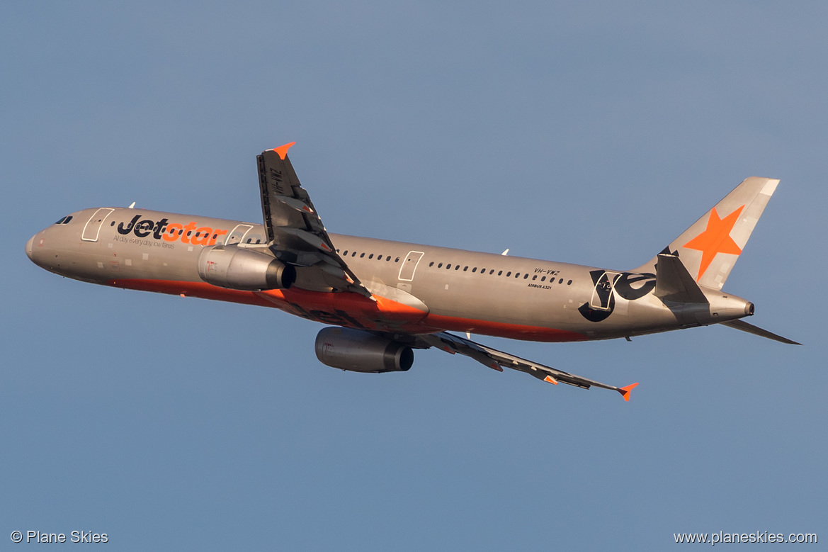 Jetstar Airways Airbus A321-200 VH-VWZ at Sydney Kingsford Smith International Airport (YSSY/SYD) Jetstar Airways Airbus A321-200 VH-VWZ at Sydney Kingsford Smith International Airport (YSSY/SYD)
