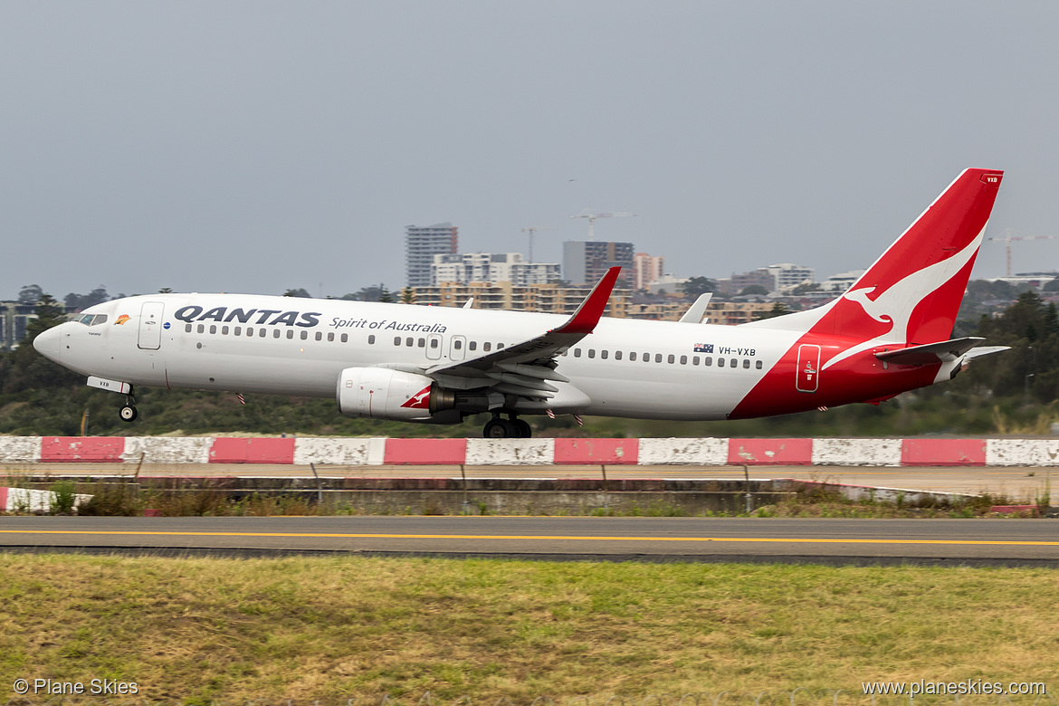 Qantas Boeing 737-800 VH-VXB at Sydney Kingsford Smith International Airport (YSSY/SYD) Qantas Boeing 737-800 VH-VXB at Sydney Kingsford Smith International Airport (YSSY/SYD)