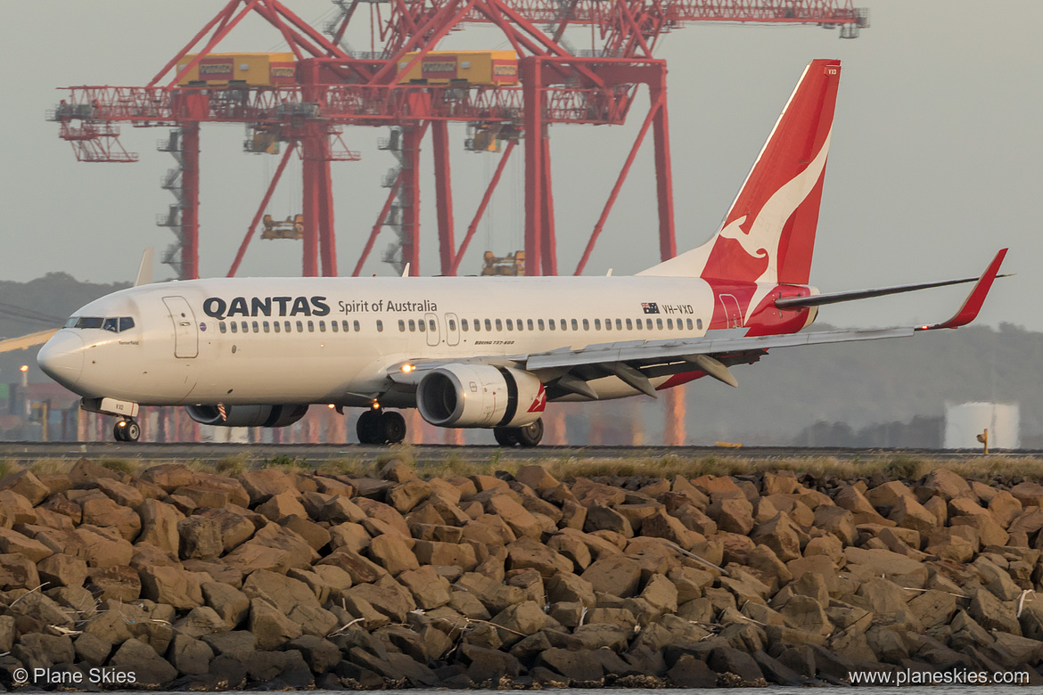 Qantas Boeing 737-800 VH-VXD at Sydney Kingsford Smith International Airport (YSSY/SYD) Qantas Boeing 737-800 VH-VXD at Sydney Kingsford Smith International Airport (YSSY/SYD)