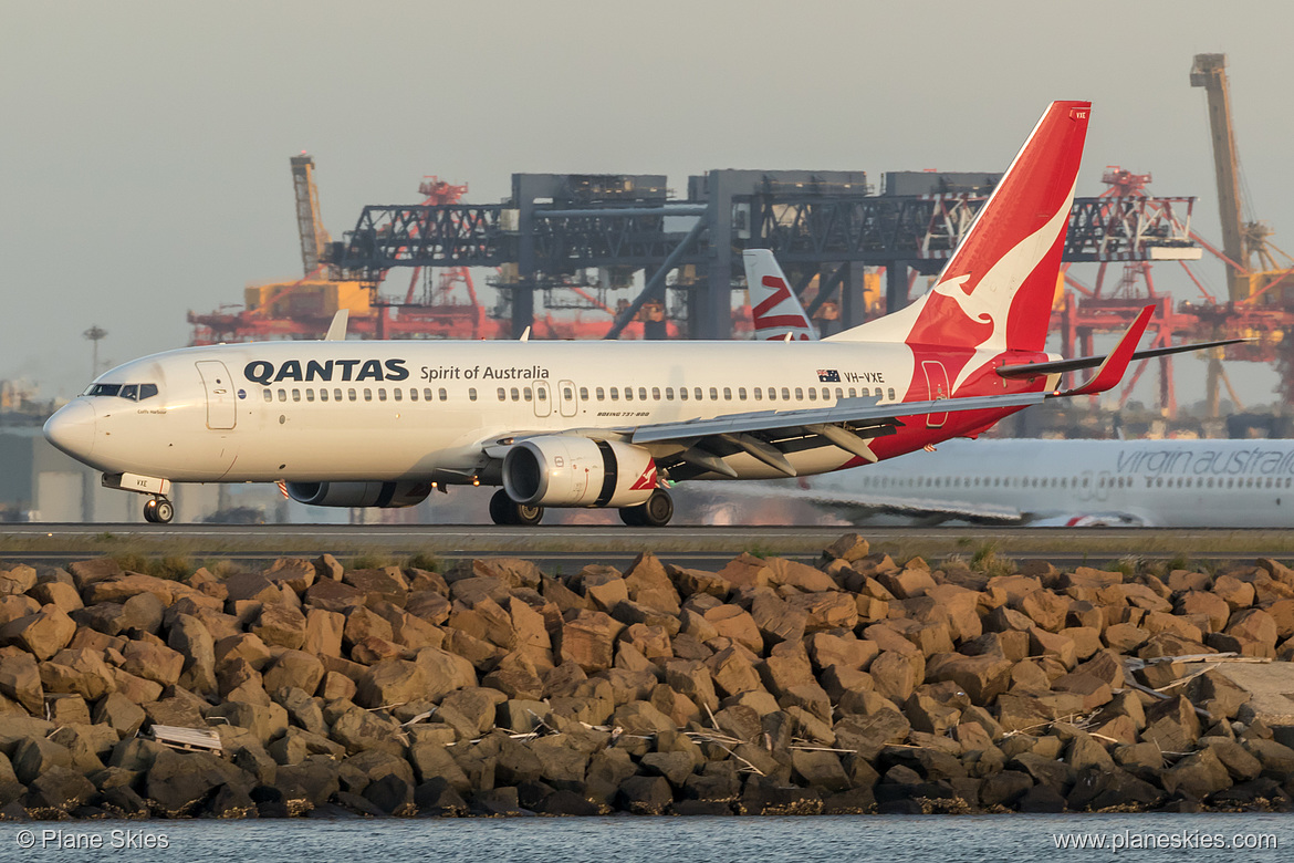 Qantas Boeing 737-800 VH-VXE at Sydney Kingsford Smith International Airport (YSSY/SYD) Qantas Boeing 737-800 VH-VXE at Sydney Kingsford Smith International Airport (YSSY/SYD)