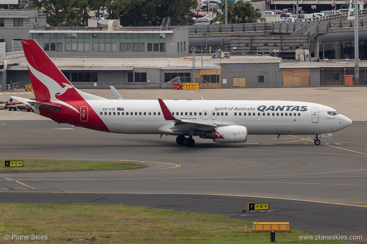 Qantas Boeing 737-800 VH-VXF at Sydney Kingsford Smith International Airport (YSSY/SYD) Qantas Boeing 737-800 VH-VXF at Sydney Kingsford Smith International Airport (YSSY/SYD)
