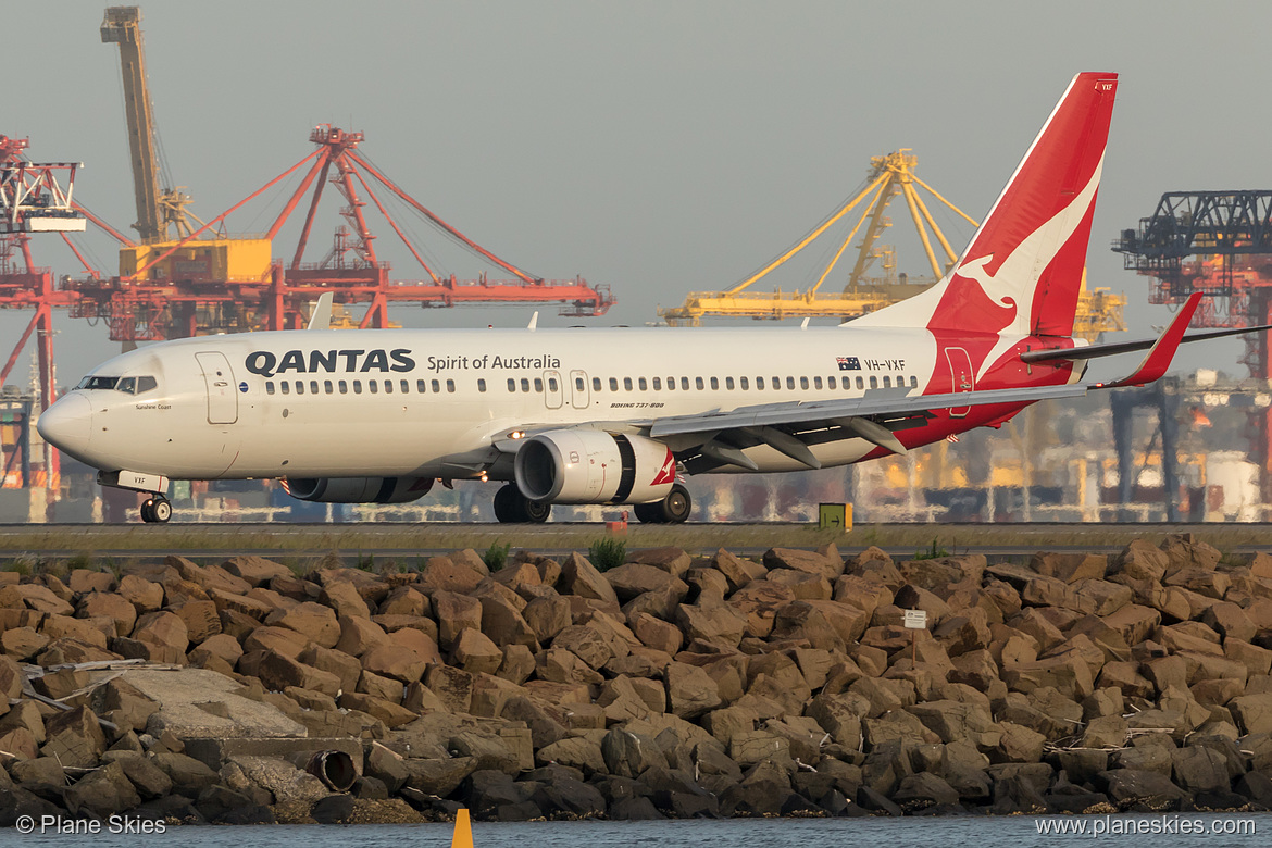 Qantas Boeing 737-800 VH-VXF at Sydney Kingsford Smith International Airport (YSSY/SYD) Qantas Boeing 737-800 VH-VXF at Sydney Kingsford Smith International Airport (YSSY/SYD)