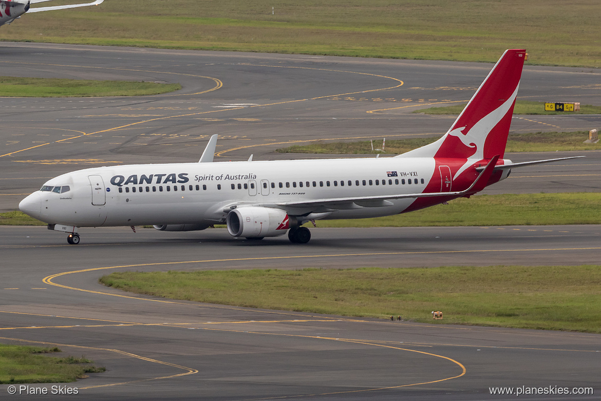Qantas Boeing 737-800 VH-VXI at Sydney Kingsford Smith International Airport (YSSY/SYD) Qantas Boeing 737-800 VH-VXI at Sydney Kingsford Smith International Airport (YSSY/SYD)