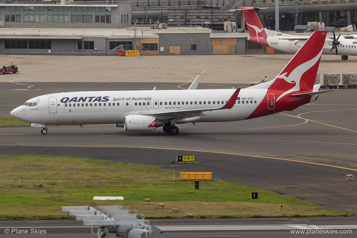 Qantas Boeing 737-800 VH-VYC at Sydney Kingsford Smith International Airport (YSSY/SYD) Qantas Boeing 737-800 VH-VYC at Sydney Kingsford Smith International Airport (YSSY/SYD)
