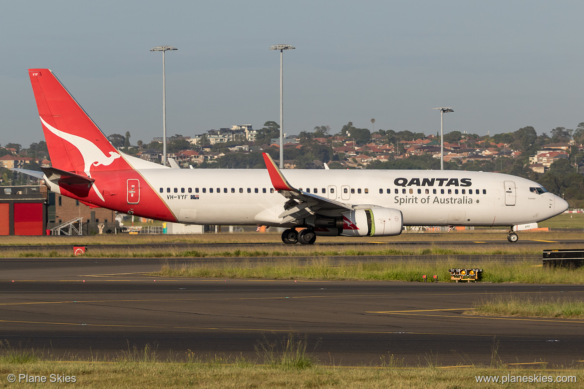 Qantas Boeing 737-800 VH-VYF at Sydney Kingsford Smith International Airport (YSSY/SYD) Qantas Boeing 737-800 VH-VYF at Sydney Kingsford Smith International Airport (YSSY/SYD)