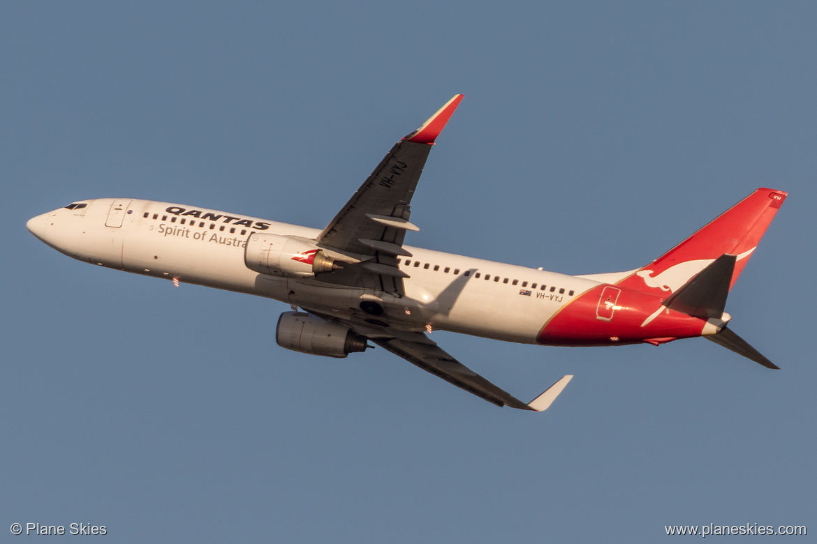 Qantas Boeing 737-800 VH-VYJ at Sydney Kingsford Smith International Airport (YSSY/SYD) Qantas Boeing 737-800 VH-VYJ at Sydney Kingsford Smith International Airport (YSSY/SYD)