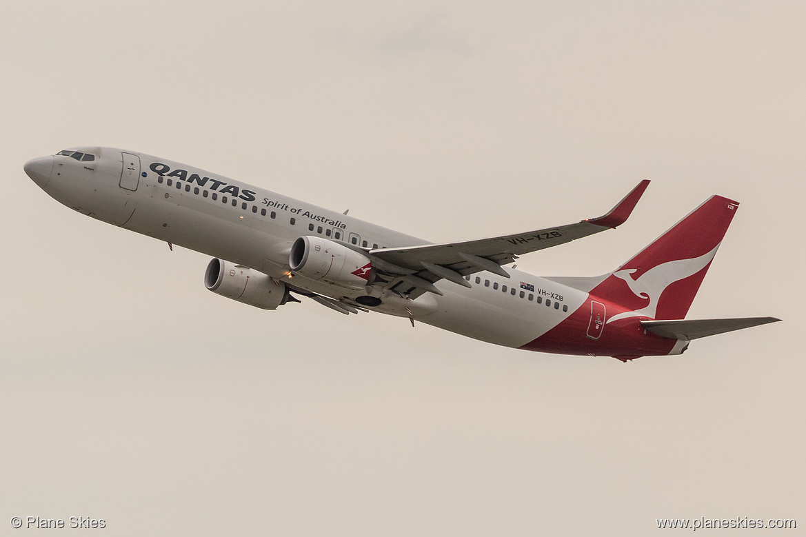 Qantas Boeing 737-800 VH-XZB at Sydney Kingsford Smith International Airport (YSSY/SYD)