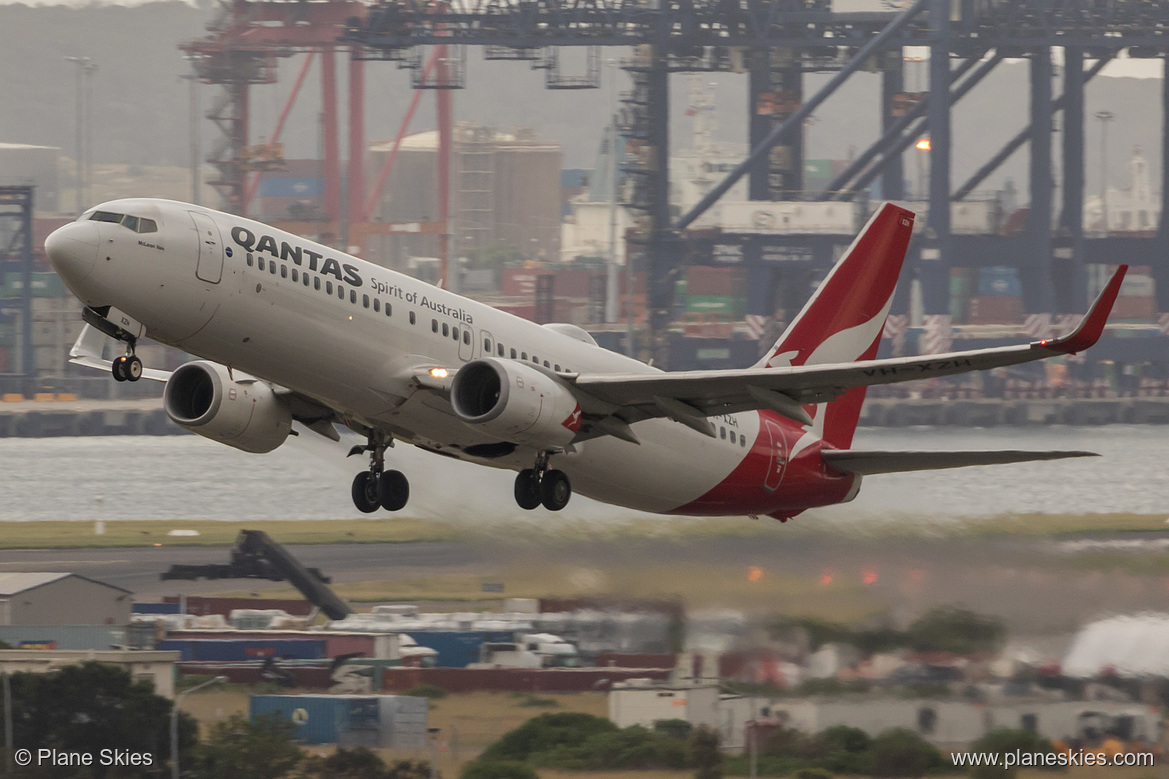 Qantas Boeing 737-800 VH-XZH at Sydney Kingsford Smith International Airport (YSSY/SYD)