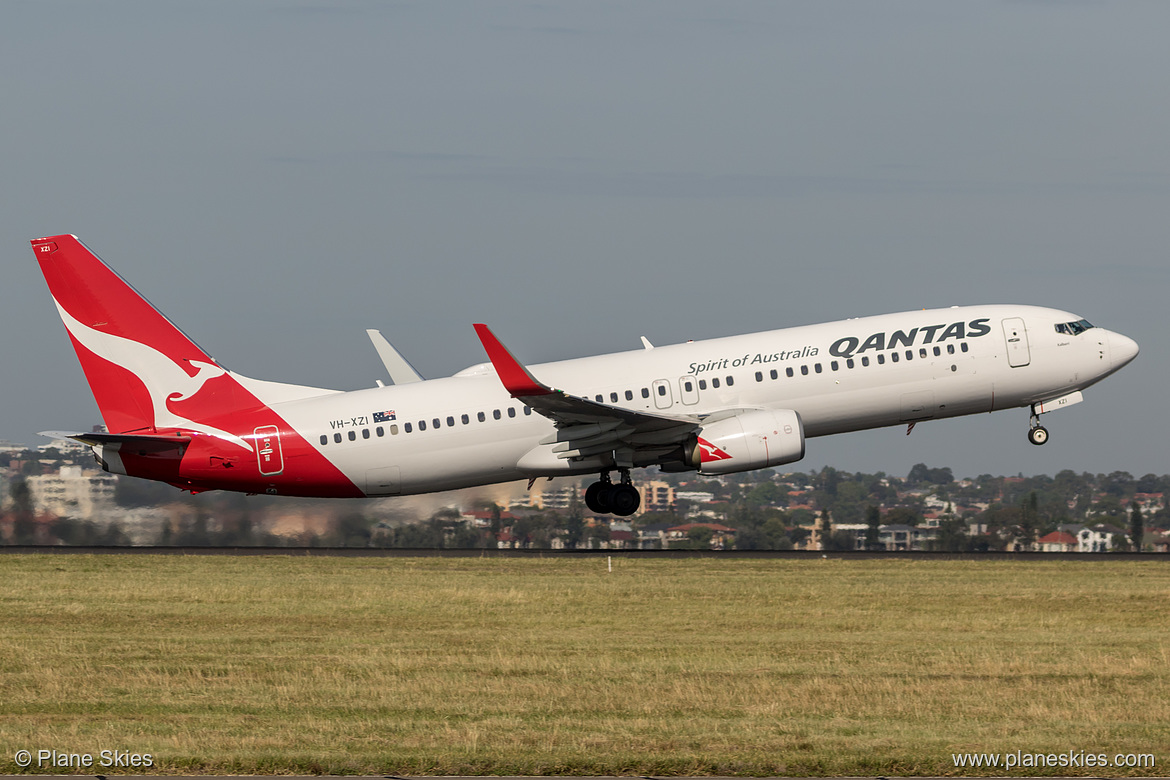 Qantas Boeing 737-800 VH-XZI at Sydney Kingsford Smith International Airport (YSSY/SYD)