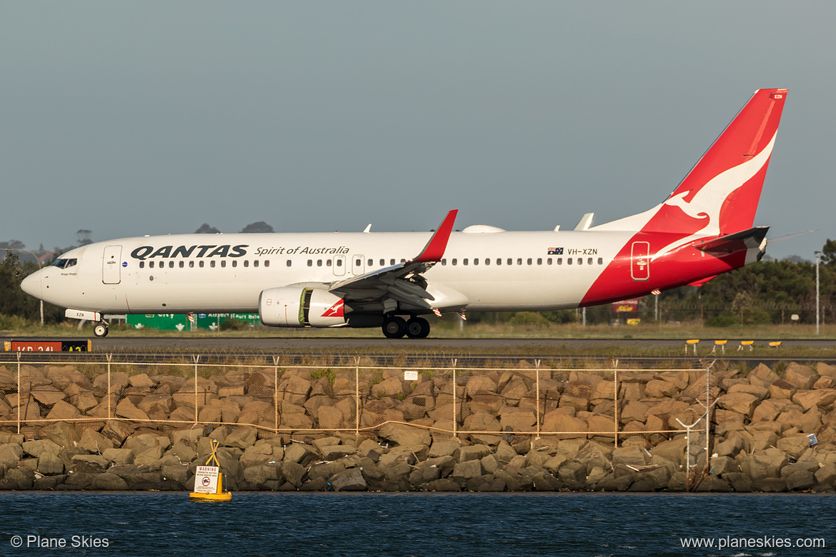 Qantas Boeing 737-800 VH-XZN at Sydney Kingsford Smith International Airport (YSSY/SYD) Qantas Boeing 737-800 VH-XZN at Sydney Kingsford Smith International Airport (YSSY/SYD)