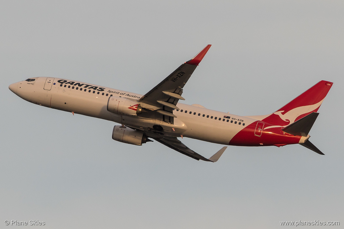 Qantas Boeing 737-800 VH-XZN at Sydney Kingsford Smith International Airport (YSSY/SYD)