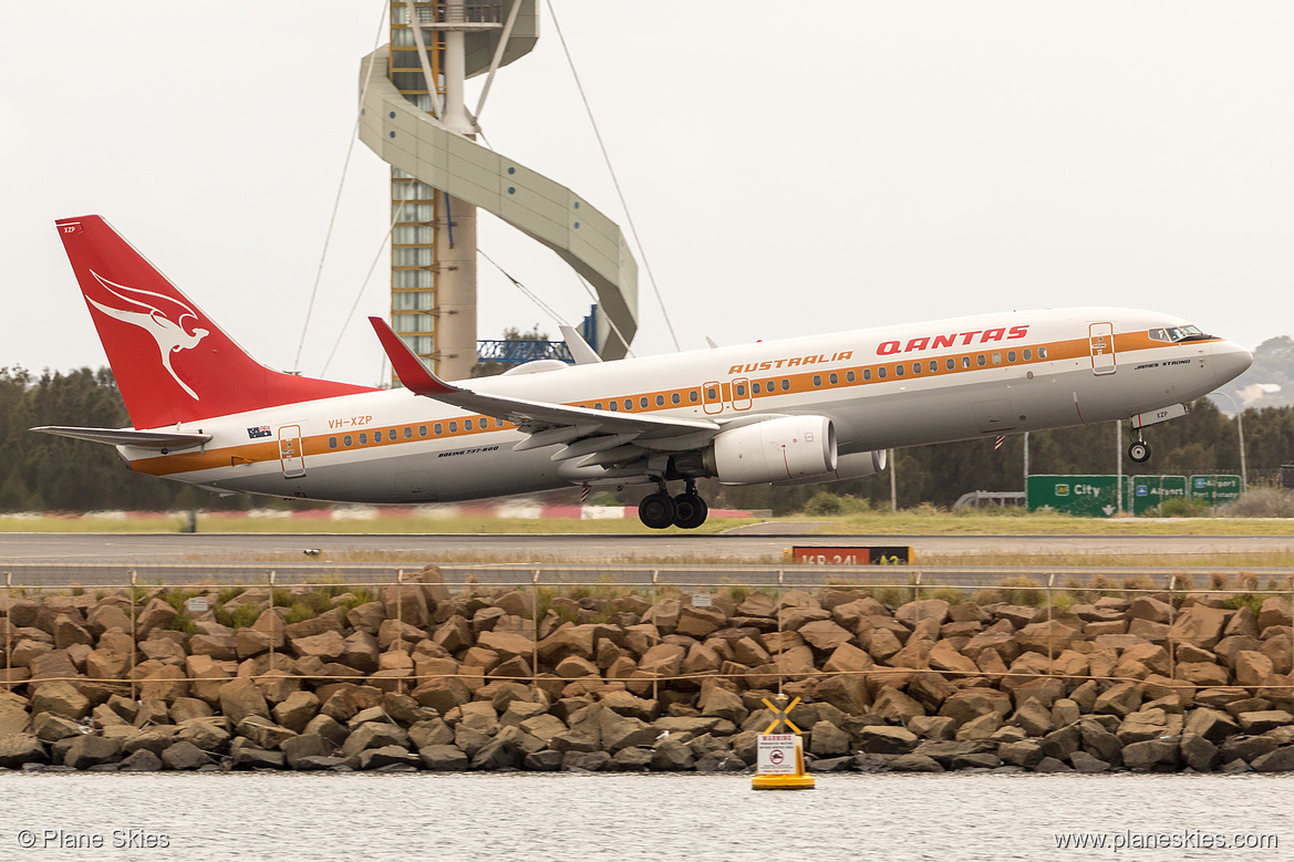 Qantas Boeing 737-800 VH-XZP at Sydney Kingsford Smith International Airport (YSSY/SYD) Qantas Boeing 737-800 VH-XZP at Sydney Kingsford Smith International Airport (YSSY/SYD)