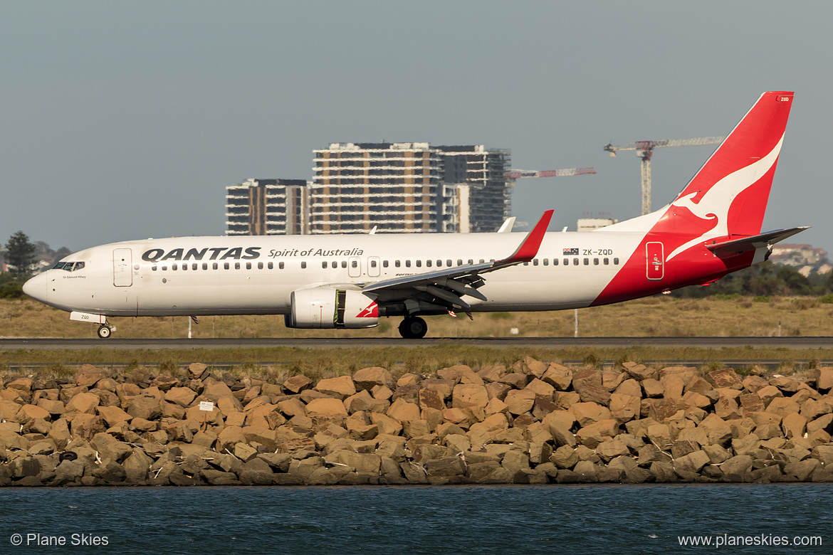 Qantas Boeing 737-800 ZK-ZQD at Sydney Kingsford Smith International Airport (YSSY/SYD) Qantas Boeing 737-800 ZK-ZQD at Sydney Kingsford Smith International Airport (YSSY/SYD)