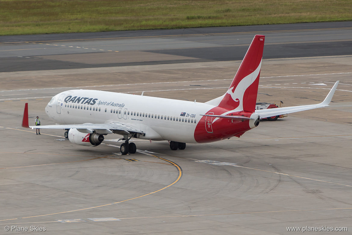Qantas Boeing 737-800 ZK-ZQG at Sydney Kingsford Smith International Airport (YSSY/SYD) Qantas Boeing 737-800 ZK-ZQG at Sydney Kingsford Smith International Airport (YSSY/SYD)