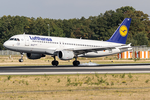 Lufthansa Airbus A320-200 D-AIQU at Frankfurt am Main International Airport (EDDF/FRA)