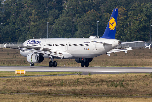 Lufthansa Airbus A321-100 D-AIRU at Frankfurt am Main International Airport (EDDF/FRA)