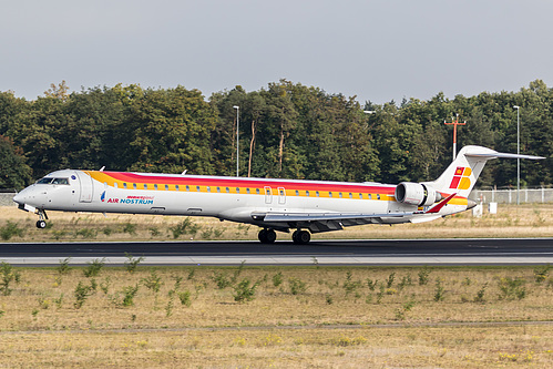 Air Nostrum Canadair CRJ-1000 EC-LOV at Frankfurt am Main International Airport (EDDF/FRA) Air Nostrum Canadair CRJ-1000 EC-LOV at Frankfurt am Main International Airport (EDDF/FRA)
