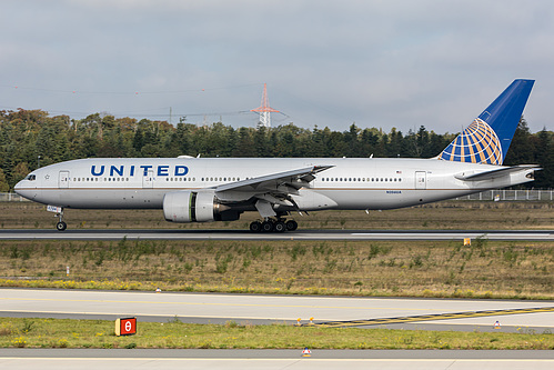 United Airlines Boeing 777-200ER N206UA at Frankfurt am Main International Airport (EDDF/FRA)