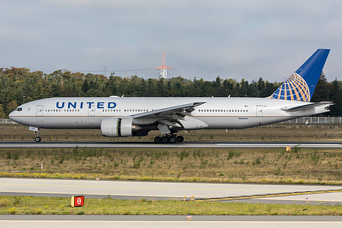 United Airlines Boeing 777-200ER N206UA at Frankfurt am Main International Airport (EDDF/FRA) United Airlines Boeing 777-200ER N206UA at Frankfurt am Main International Airport (EDDF/FRA)