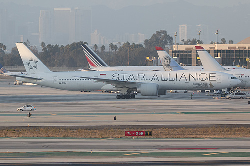 Singapore Airlines Boeing 777-300ER 9V-SWJ at Los Angeles International Airport (KLAX/LAX) Singapore Airlines Boeing 777-300ER 9V-SWJ at Los Angeles International Airport (KLAX/LAX)
