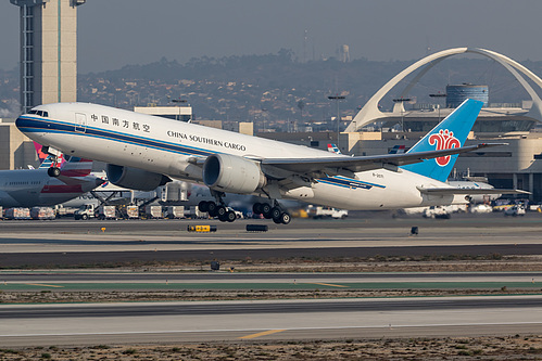 China Southern Airlines Boeing 777F B-2071 at Los Angeles International Airport (KLAX/LAX) China Southern Airlines Boeing 777F B-2071 at Los Angeles International Airport (KLAX/LAX)