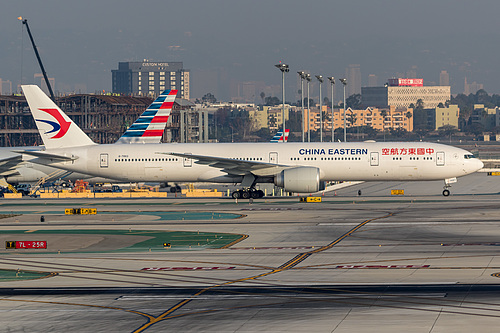 China Eastern Airlines Boeing 777-300ER B-7883 at Los Angeles International Airport (KLAX/LAX) China Eastern Airlines Boeing 777-300ER B-7883 at Los Angeles International Airport (KLAX/LAX)