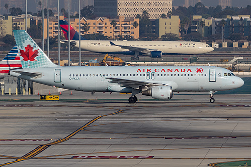 Air Canada Airbus A320-200 C-FKCR at Los Angeles International Airport (KLAX/LAX)