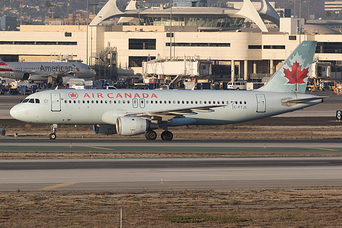 Air Canada Airbus A320-200 C-FTJS at Los Angeles International Airport (KLAX/LAX)