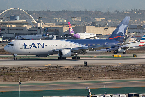 LATAM Chile Boeing 767-300ER CC-CWY at Los Angeles International Airport (KLAX/LAX)