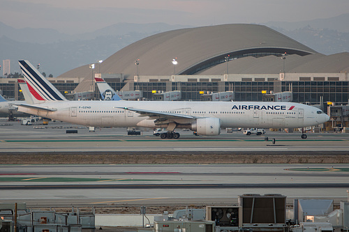 Air France Boeing 777-300ER F-GZND at Los Angeles International Airport (KLAX/LAX) Air France Boeing 777-300ER F-GZND at Los Angeles International Airport (KLAX/LAX)