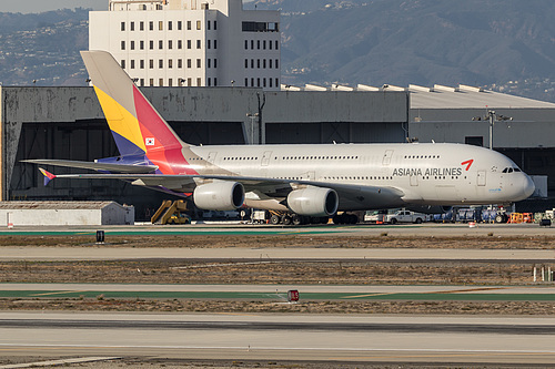 Asiana Airlines Airbus A380-800 HL7625 at Los Angeles International Airport (KLAX/LAX) Asiana Airlines Airbus A380-800 HL7625 at Los Angeles International Airport (KLAX/LAX)