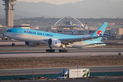 Korean Air Boeing 777F HL8044 at Los Angeles International Airport (KLAX/LAX) Korean Air Boeing 777F HL8044 at Los Angeles International Airport (KLAX/LAX)