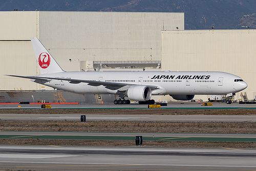Japan Airlines Boeing 777-300ER JA737J at Los Angeles International Airport (KLAX/LAX)