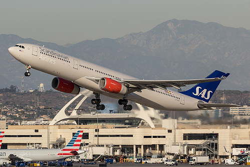 Scandinavian Airlines Airbus A330-300 LN-RKR at Los Angeles International Airport (KLAX/LAX) Scandinavian Airlines Airbus A330-300 LN-RKR at Los Angeles International Airport (KLAX/LAX)