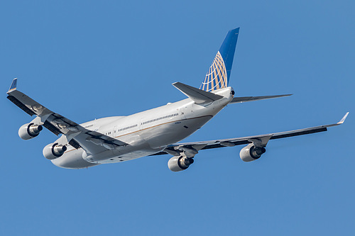United Airlines Boeing 747-400 N118UA at Los Angeles International Airport (KLAX/LAX) United Airlines Boeing 747-400 N118UA at Los Angeles International Airport (KLAX/LAX)