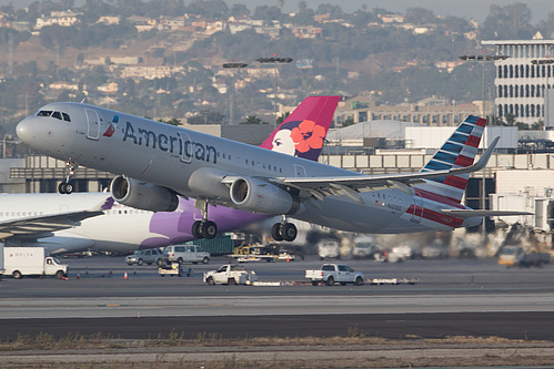 American Airlines Airbus A321-200 N120EE at Los Angeles International Airport (KLAX/LAX)