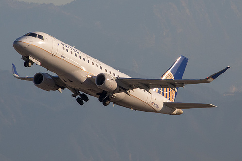 SkyWest Airlines Embraer ERJ-175 N120SY at Los Angeles International Airport (KLAX/LAX)