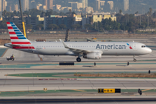 American Airlines Airbus A321-200 N132AN at Los Angeles International Airport (KLAX/LAX)